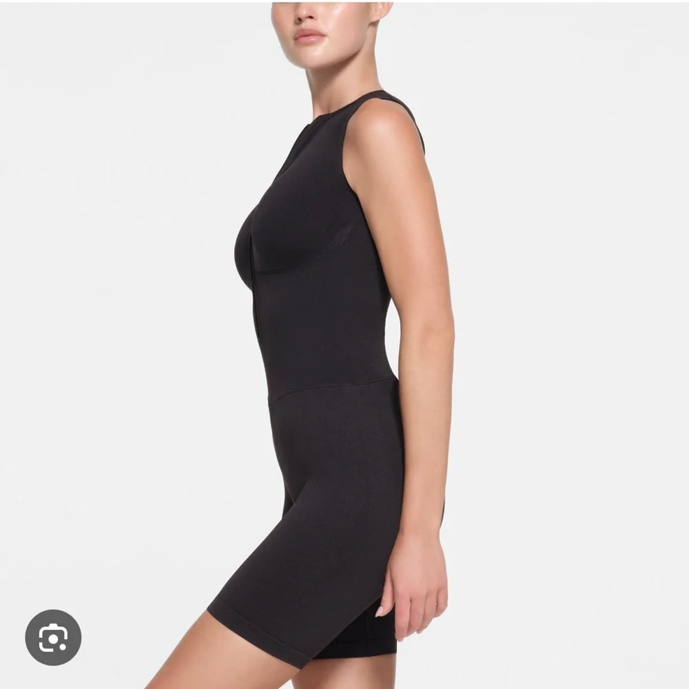Skims Mid Thigh Romper Onesie - Picture 2 of 10